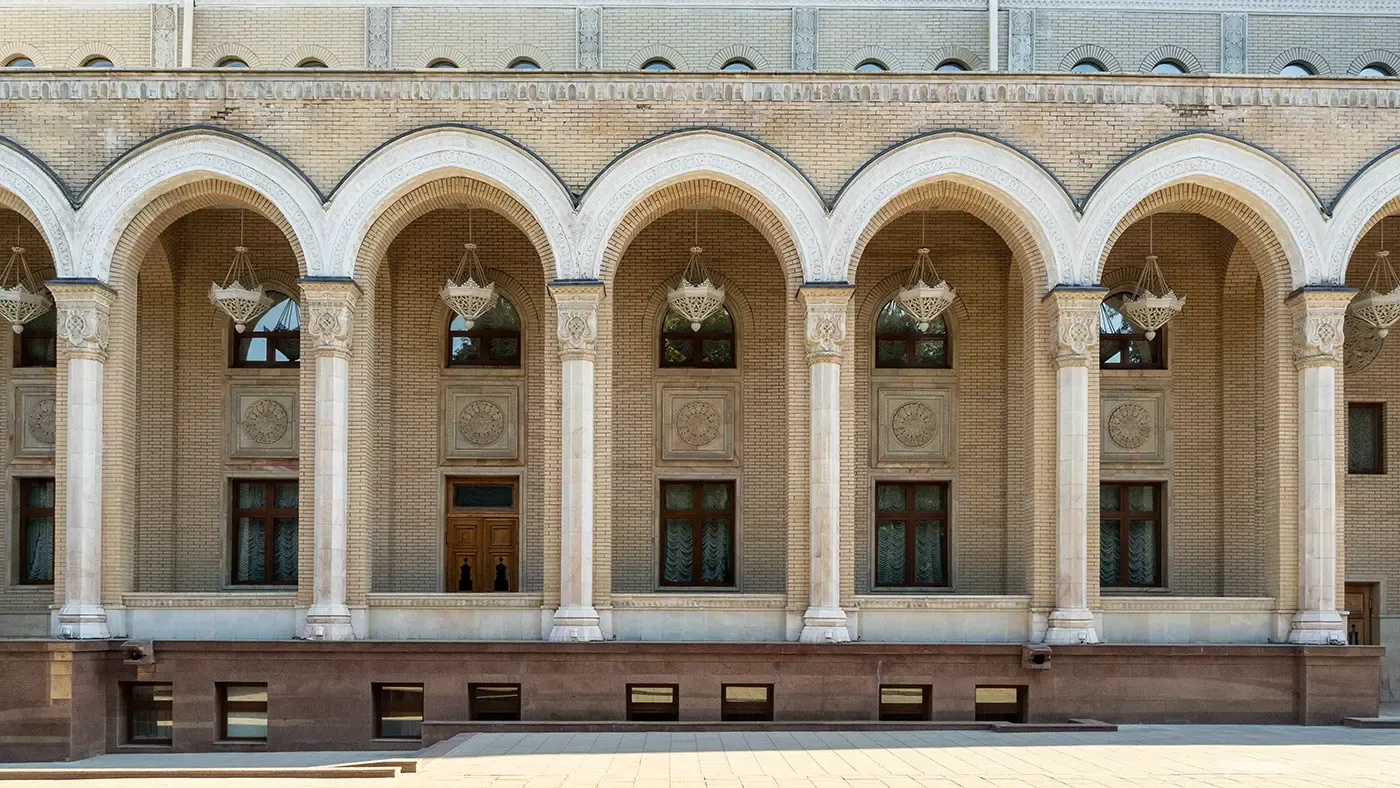 Театр имени Алишера Навои в Ташкенте